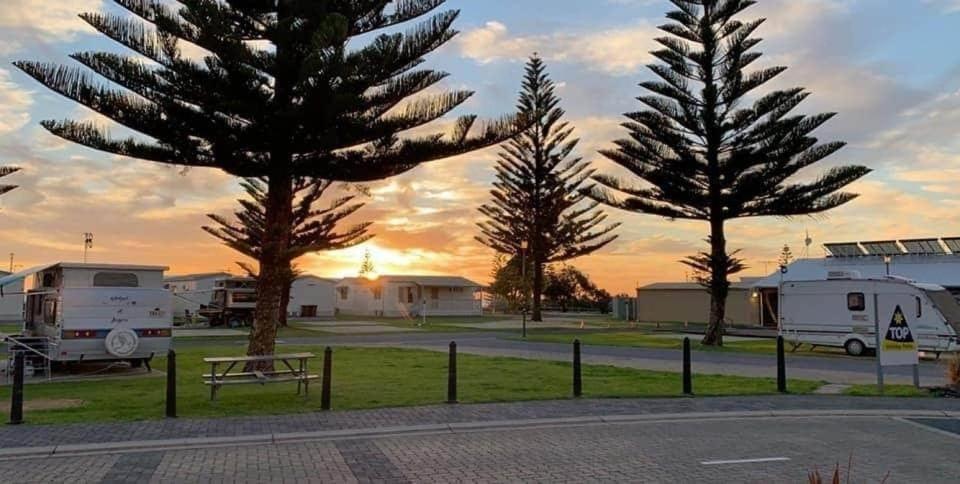 Christies Beach Tourist Park Екстер'єр фото