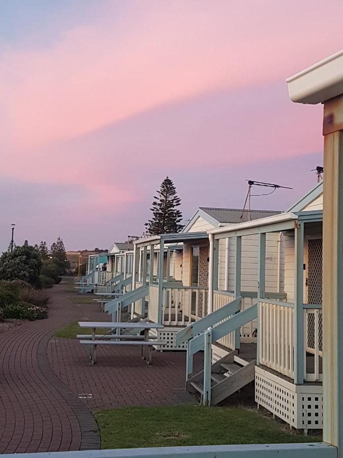 Christies Beach Tourist Park Екстер'єр фото