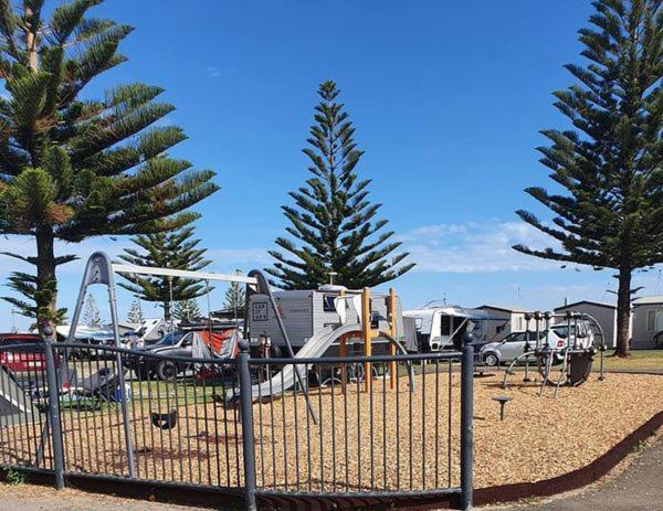 Christies Beach Tourist Park Екстер'єр фото